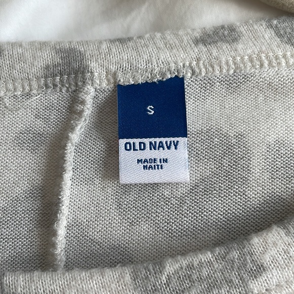 White cheetah sweater - Picture 2 of 2